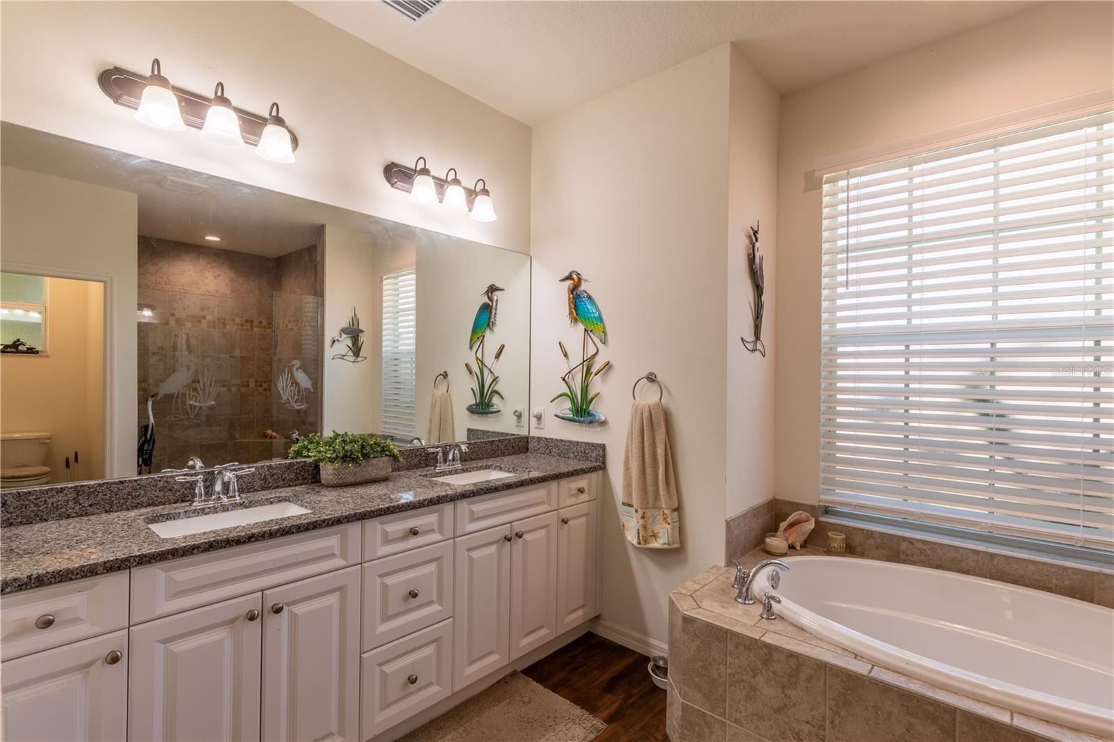 Image 27 of 38 For 6416 18th Avenue E