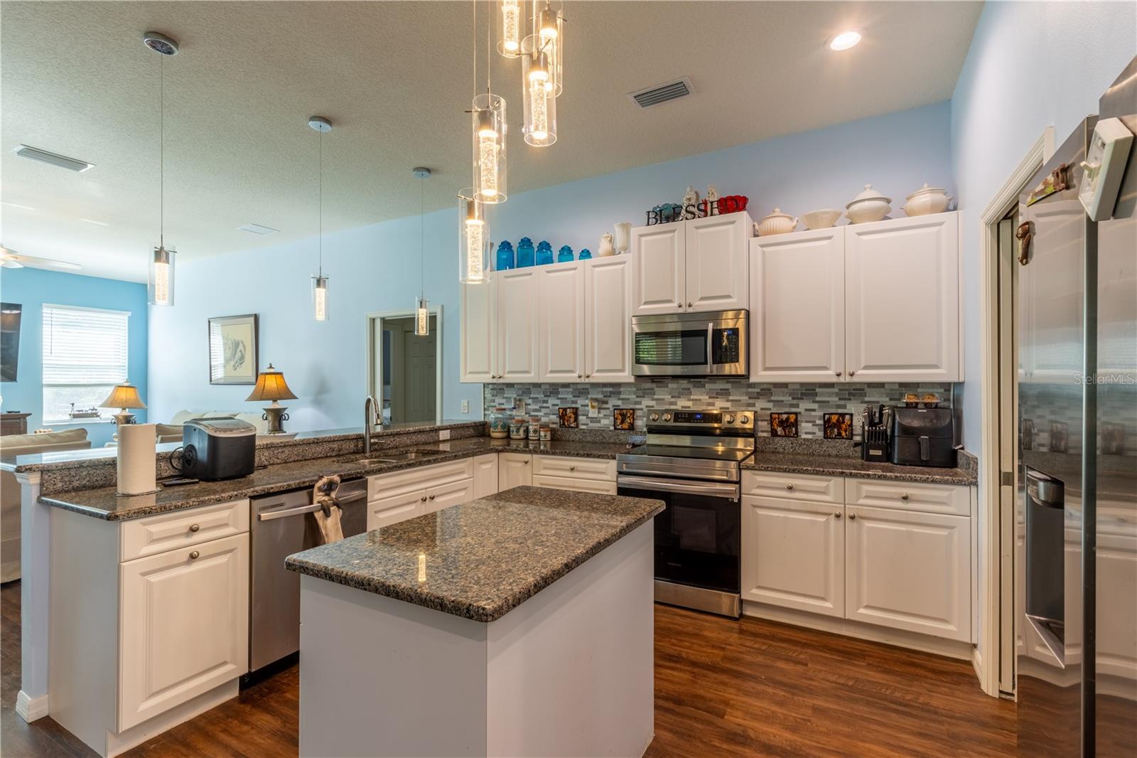 Image 6 of 38 For 6416 18th Avenue E