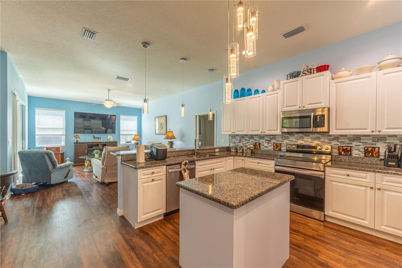 Image 8 of 38 For 6416 18th Avenue E