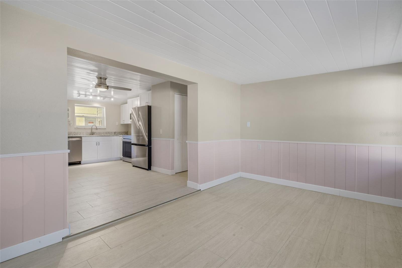 Image 7 of 21 For 7797 Gulf Boulevard 12