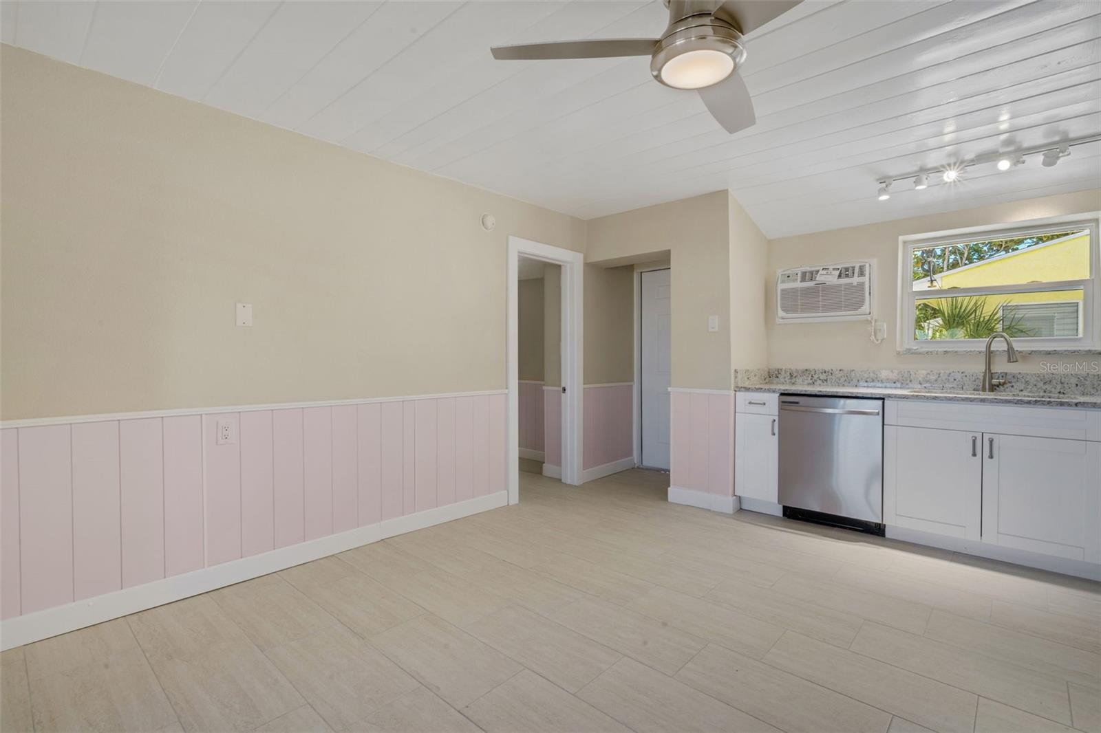 Image 9 of 21 For 7797 Gulf Boulevard 12