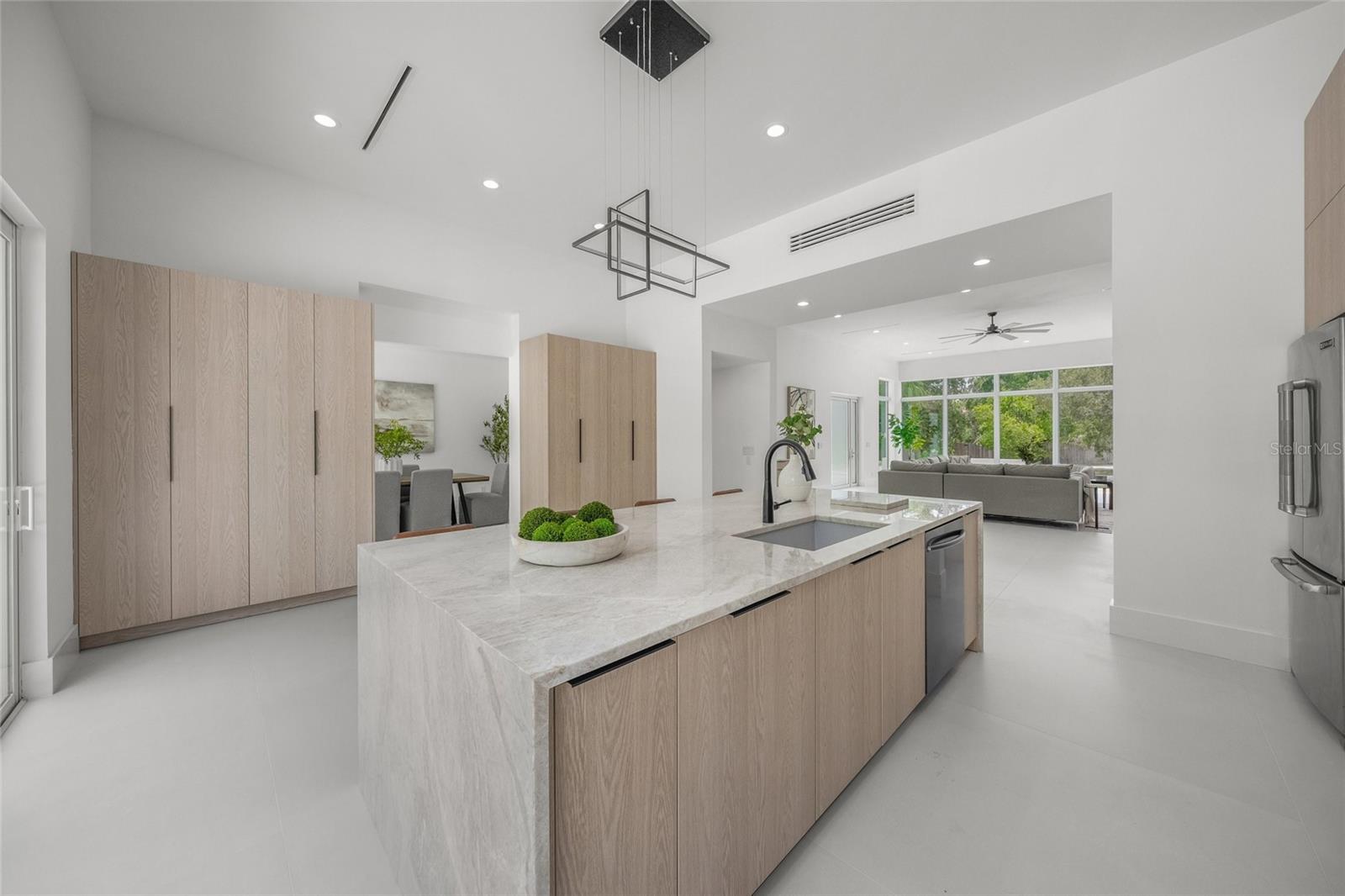 Image 10 of 73 For 3500 Bay Shore Road