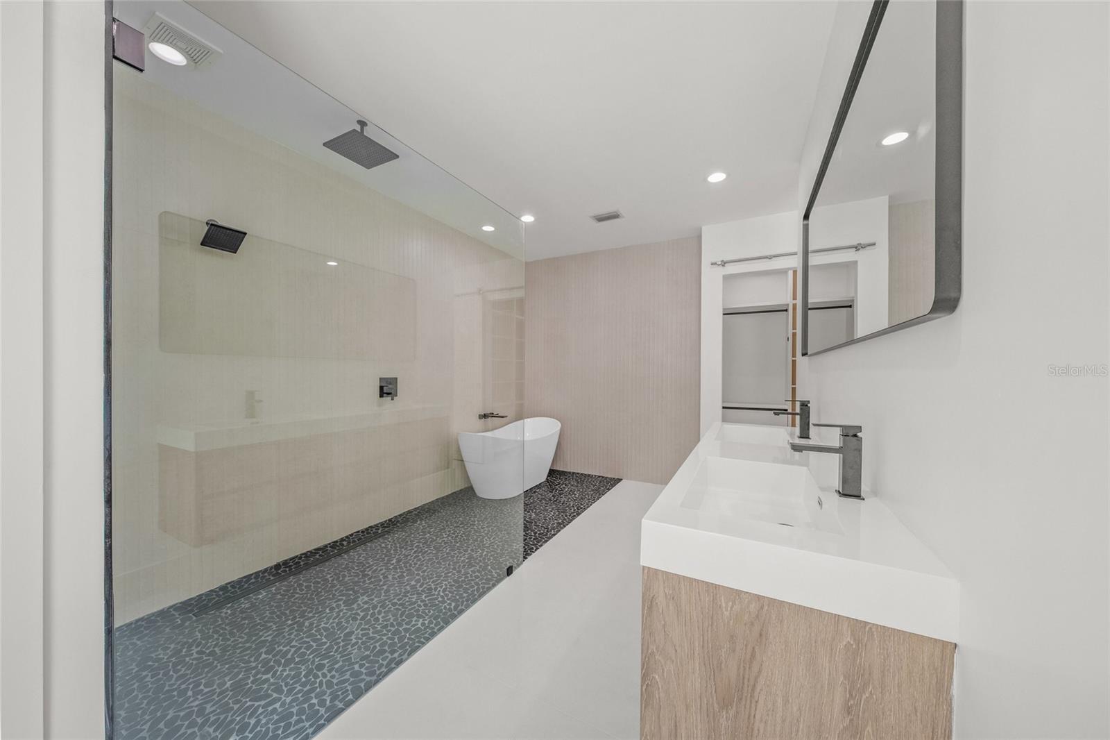 Image 26 of 73 For 3500 Bay Shore Road