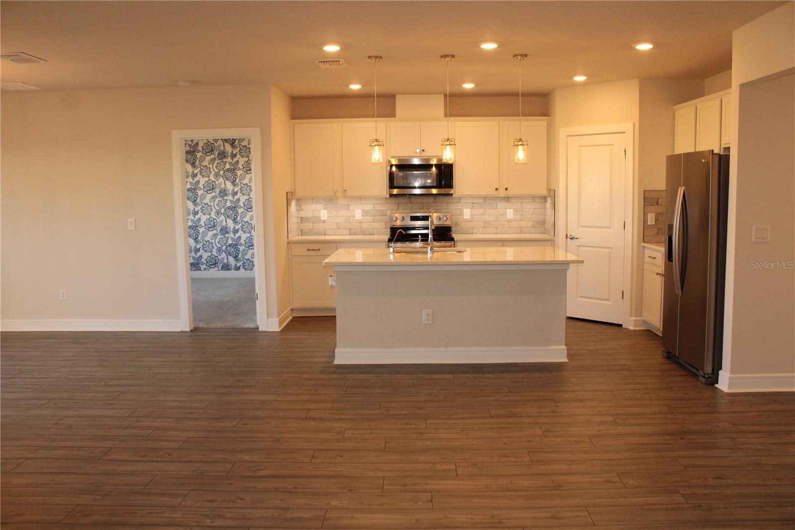 Image 17 of 64 For 8232 Reefbay Cove