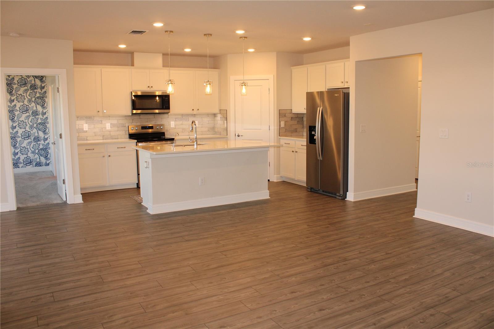 Image 18 of 64 For 8232 Reefbay Cove