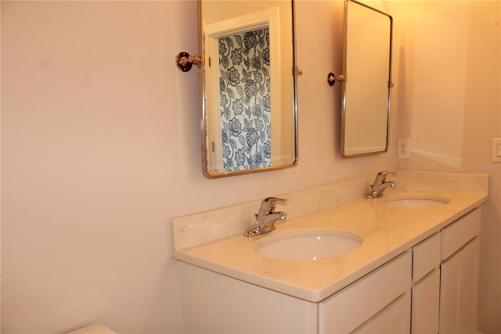 Image 24 of 64 For 8232 Reefbay Cove