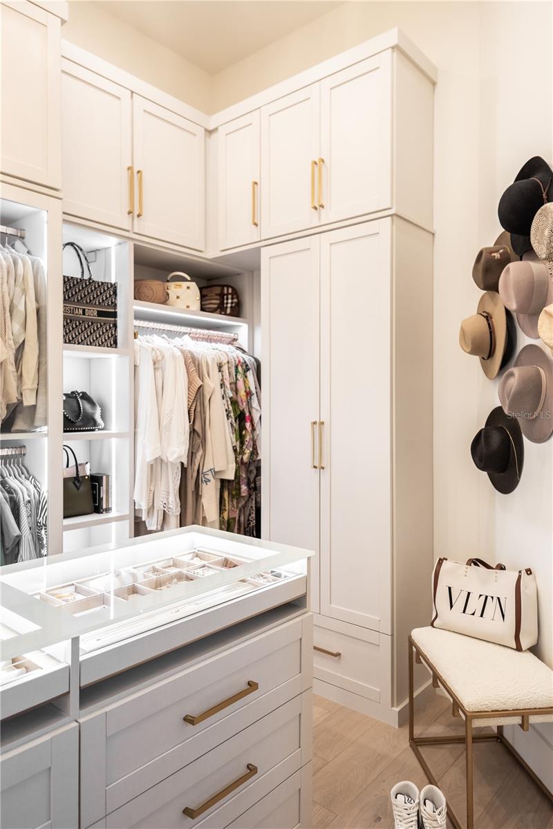 Image 34 of 71 For 628 Regatta Way