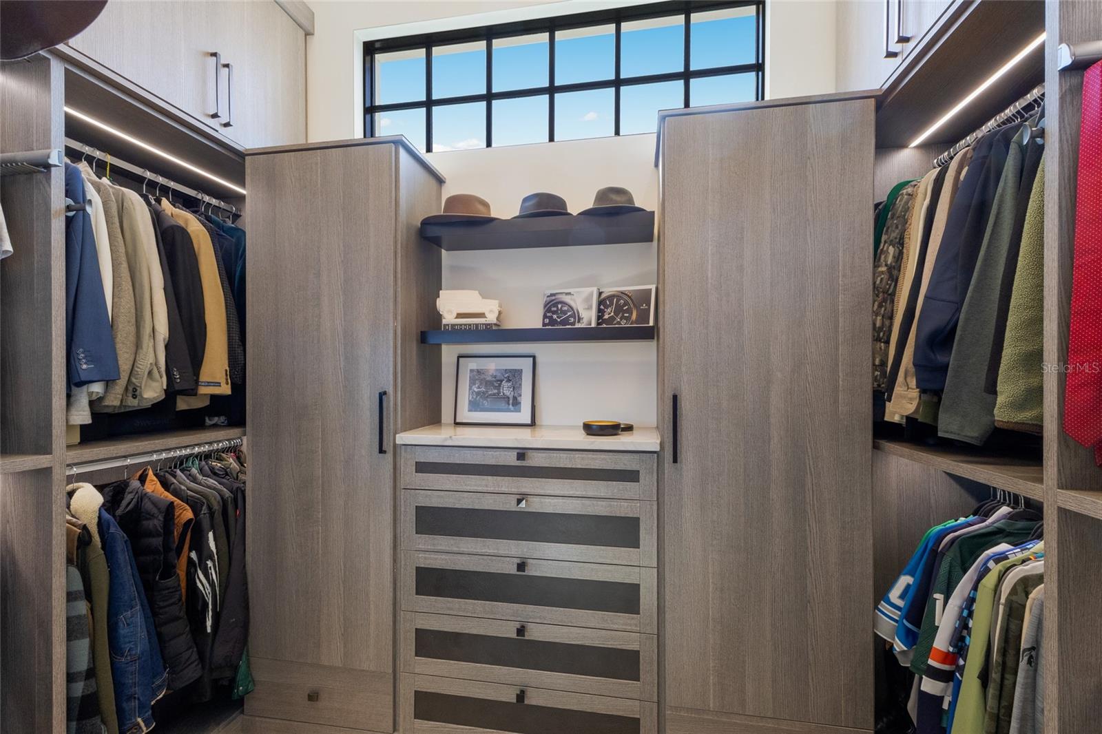 Image 36 of 71 For 628 Regatta Way