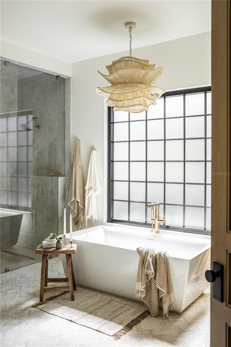 Image 41 of 71 For 628 Regatta Way