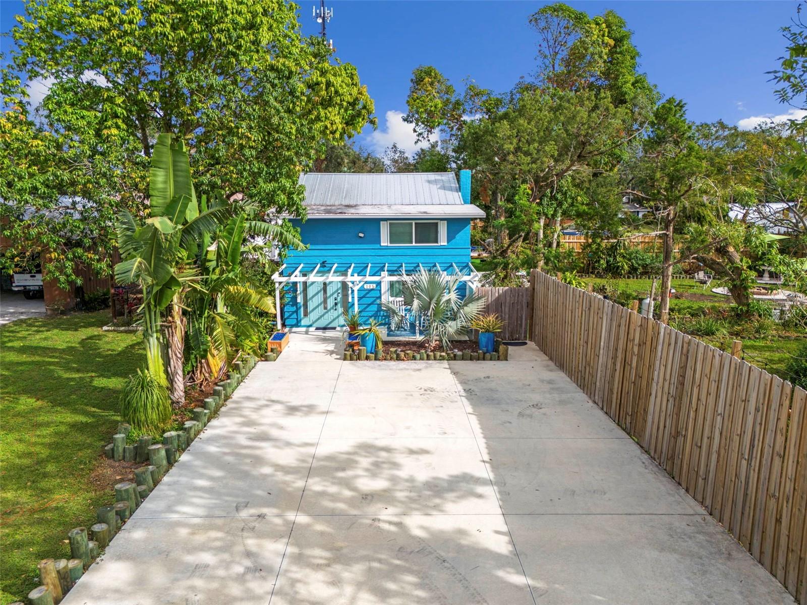 Image 10 of 98 For 105 Tucker Avenue