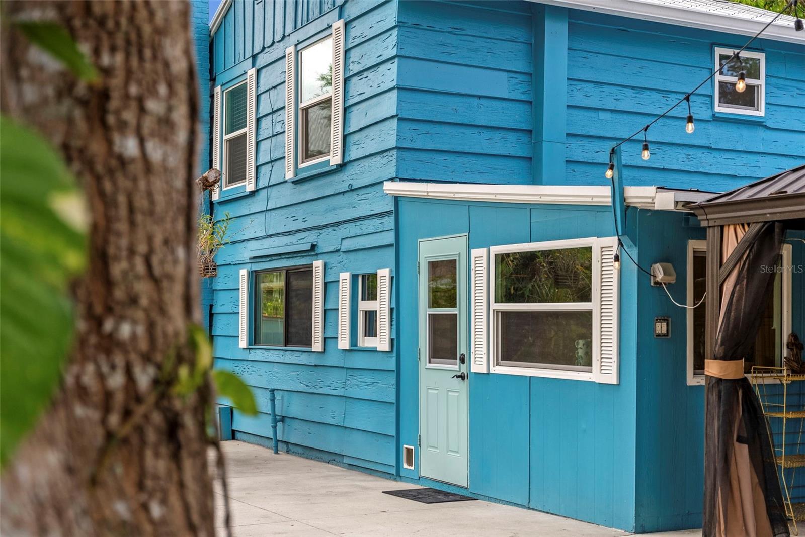 Image 11 of 98 For 105 Tucker Avenue