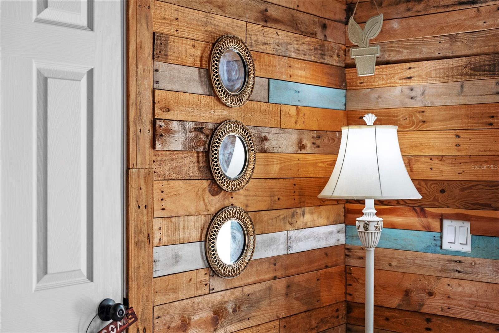 Image 26 of 98 For 105 Tucker Avenue