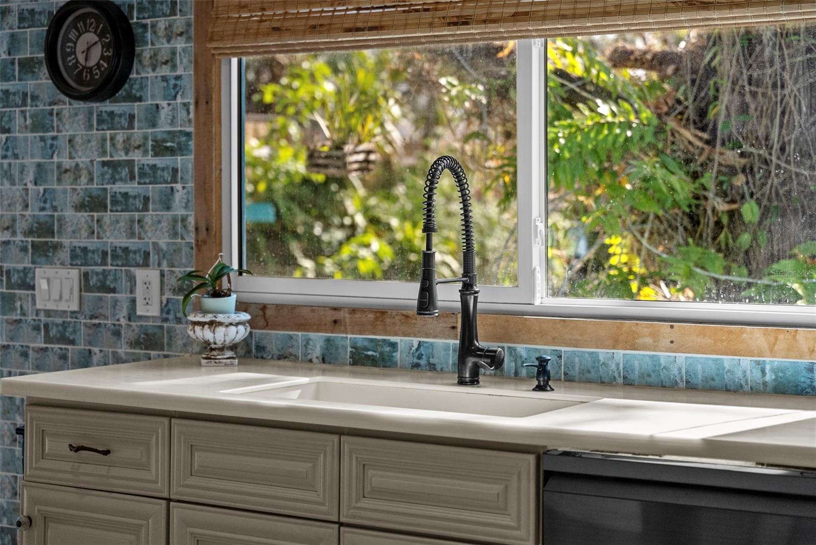 Image 40 of 98 For 105 Tucker Avenue