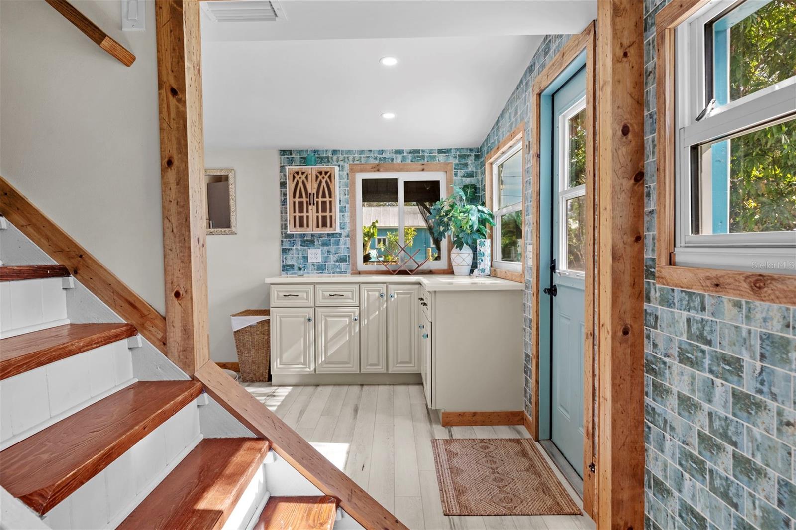 Image 44 of 98 For 105 Tucker Avenue