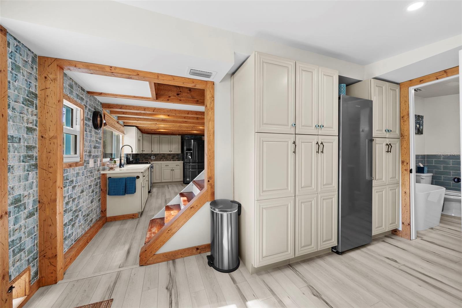 Image 45 of 98 For 105 Tucker Avenue