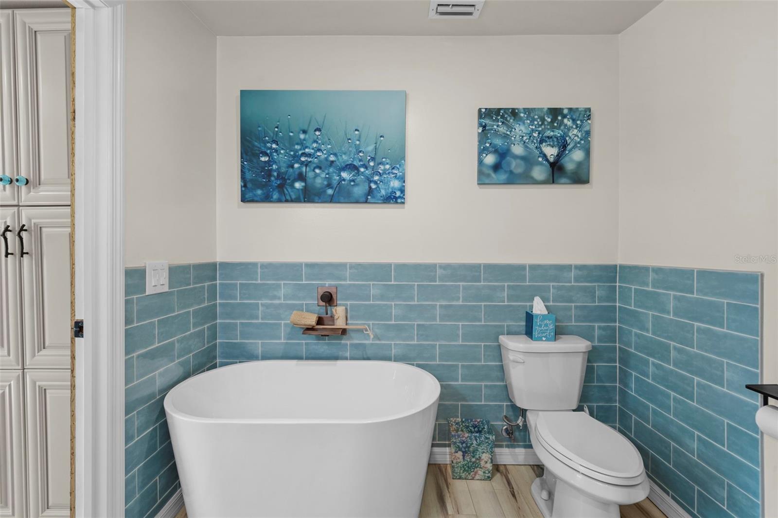 Image 49 of 98 For 105 Tucker Avenue