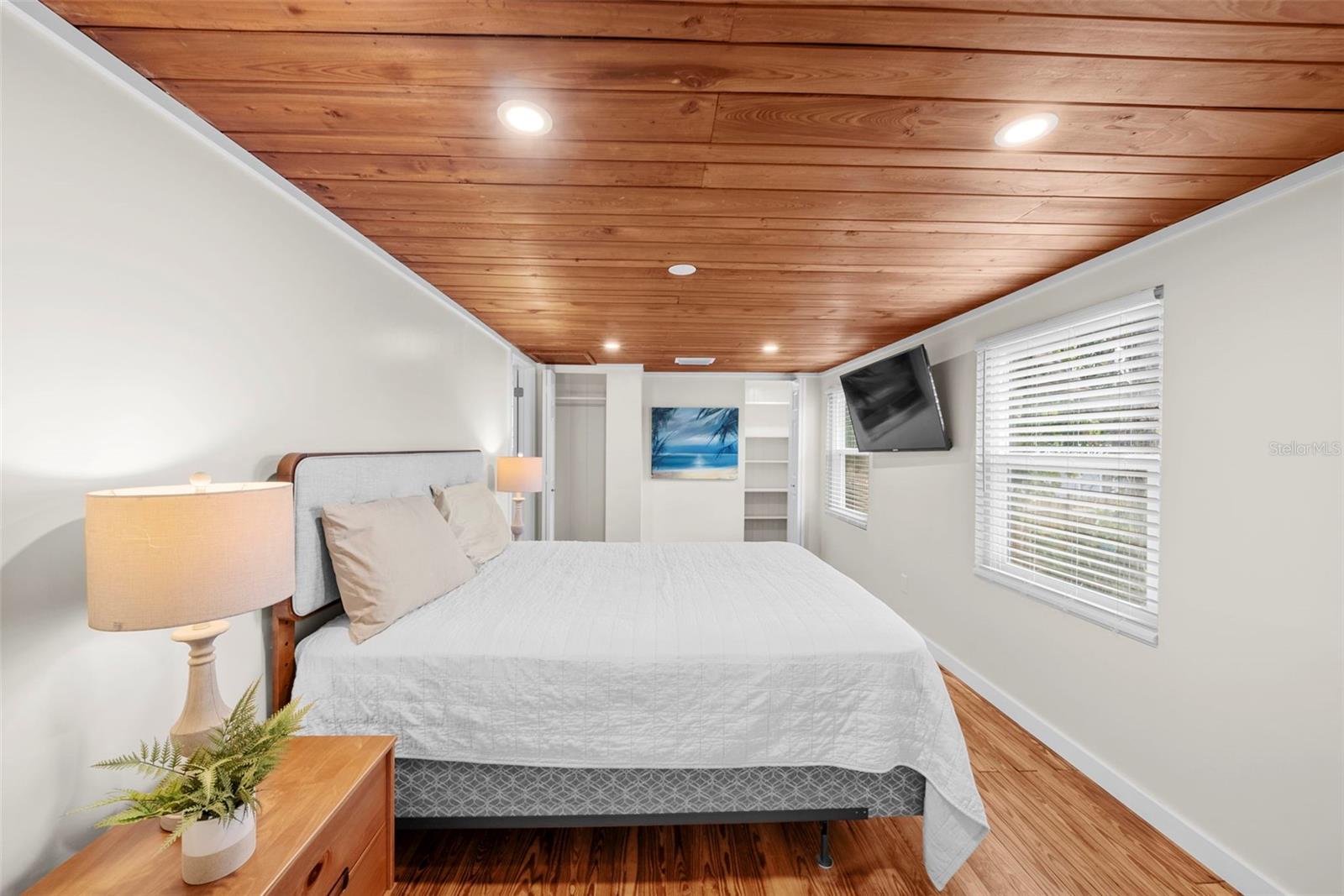 Image 72 of 98 For 105 Tucker Avenue