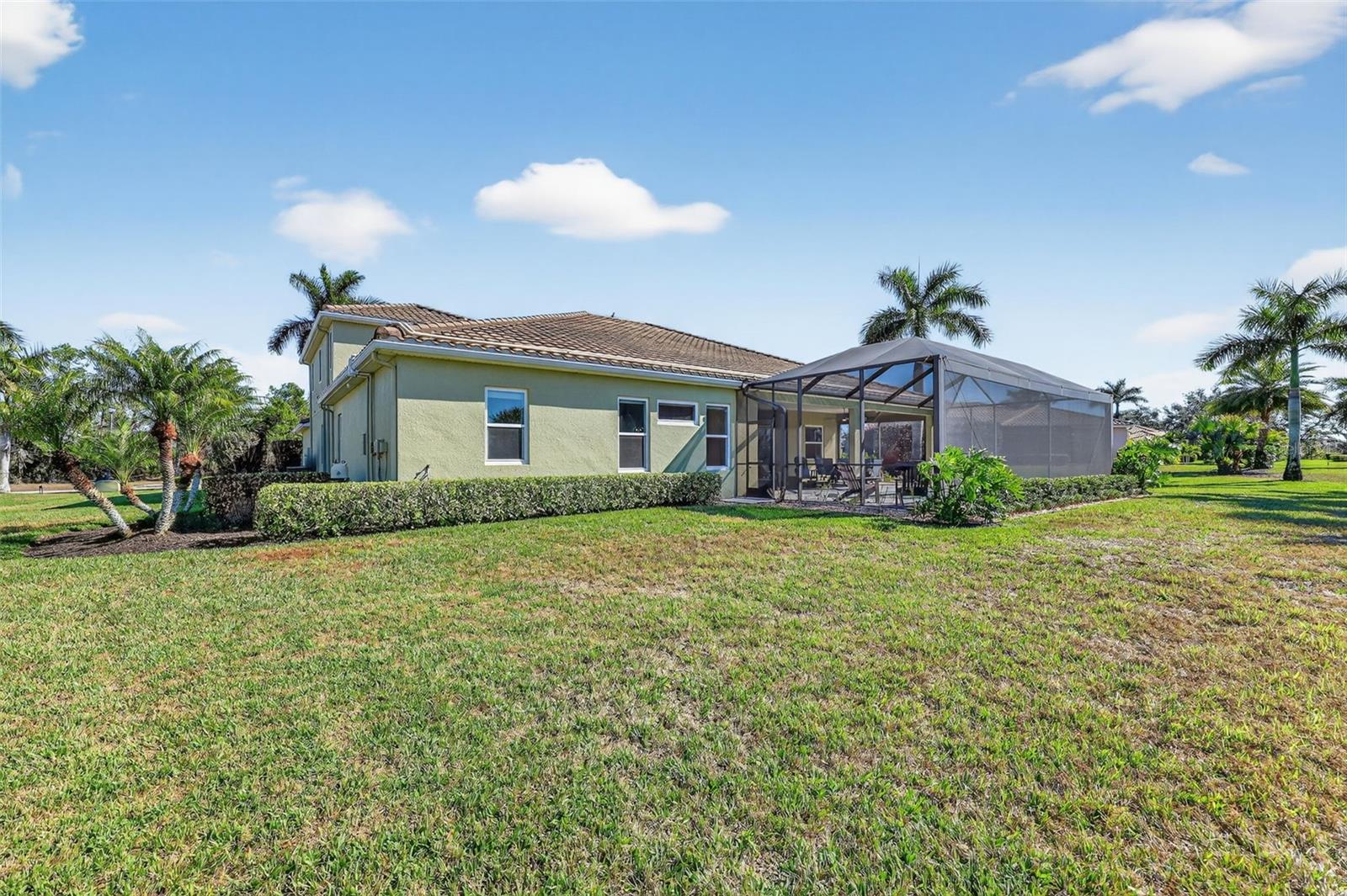 Image 53 of 71 For 306 172nd Street E