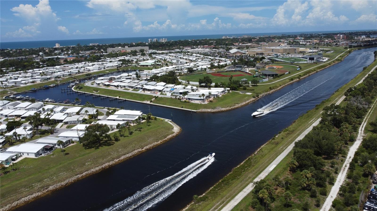 Image 3 of 19 For 809 Waterway