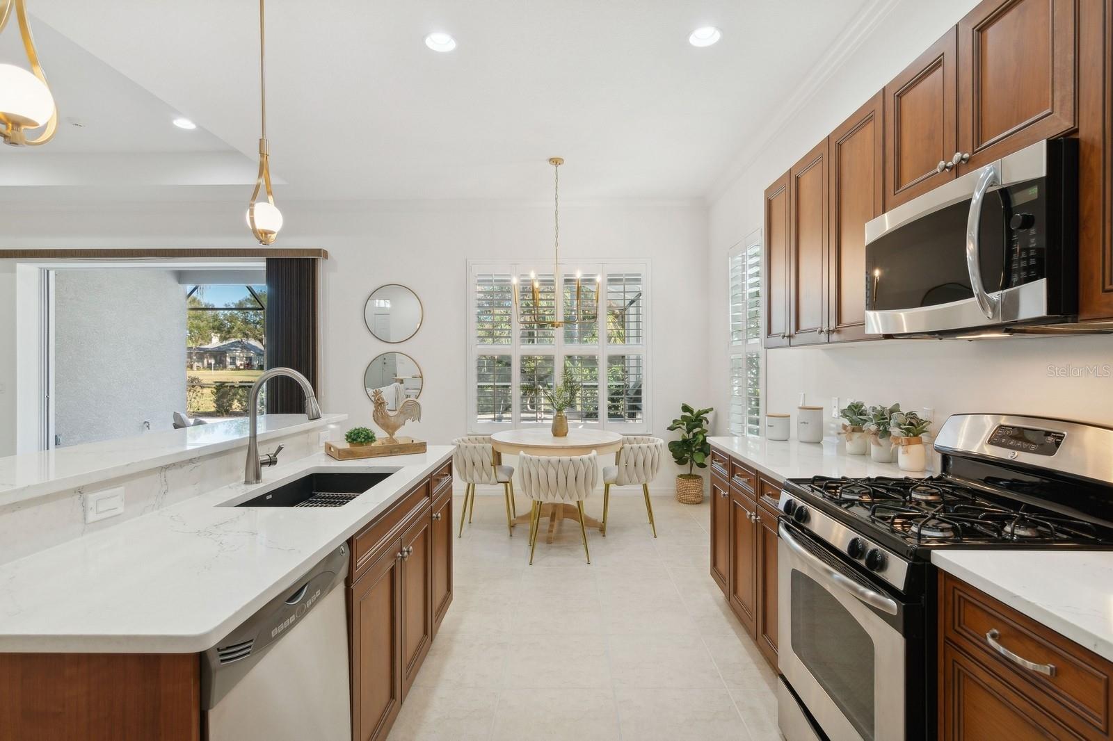 Image 28 of 65 For 12204 Thornhill Court