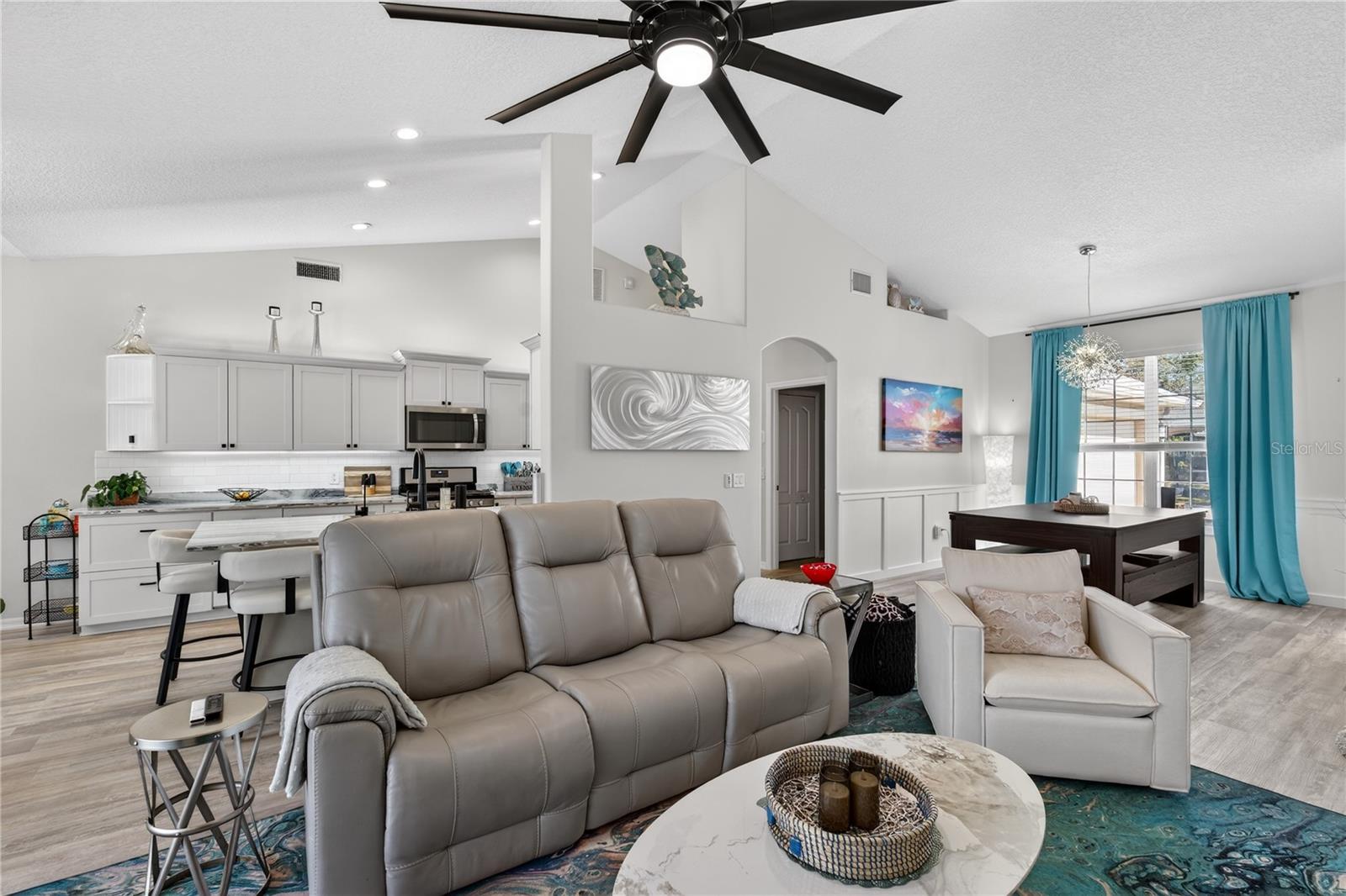 Image 14 of 54 For 10433 Old Grove Circle