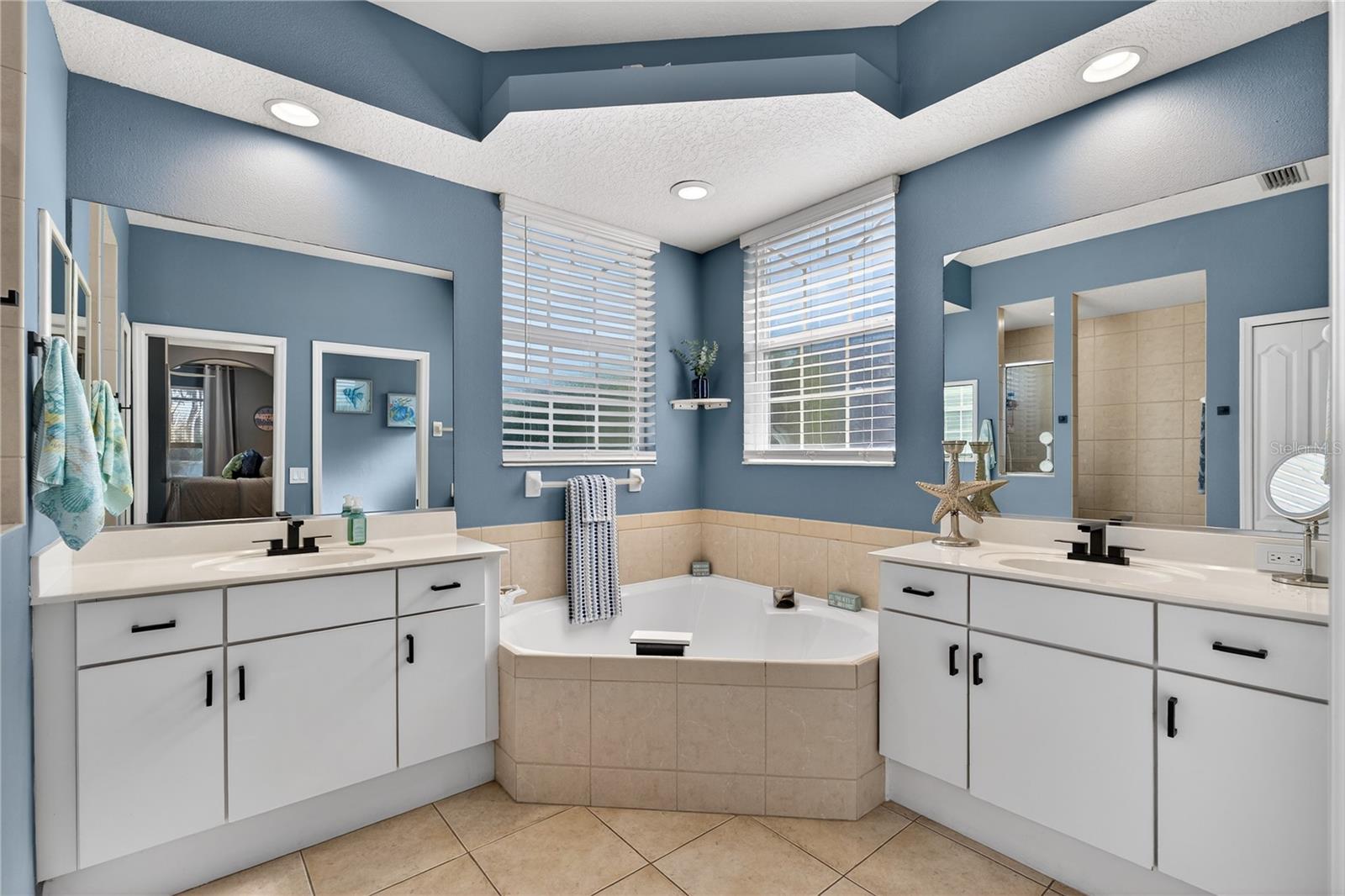 Image 26 of 54 For 10433 Old Grove Circle