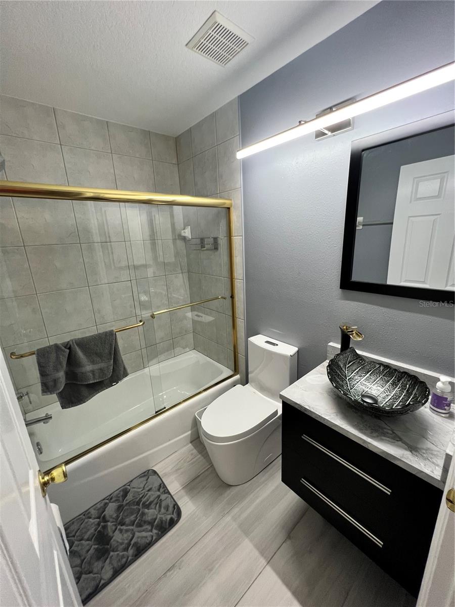 Image 6 of 20 For 5242 Immo Court