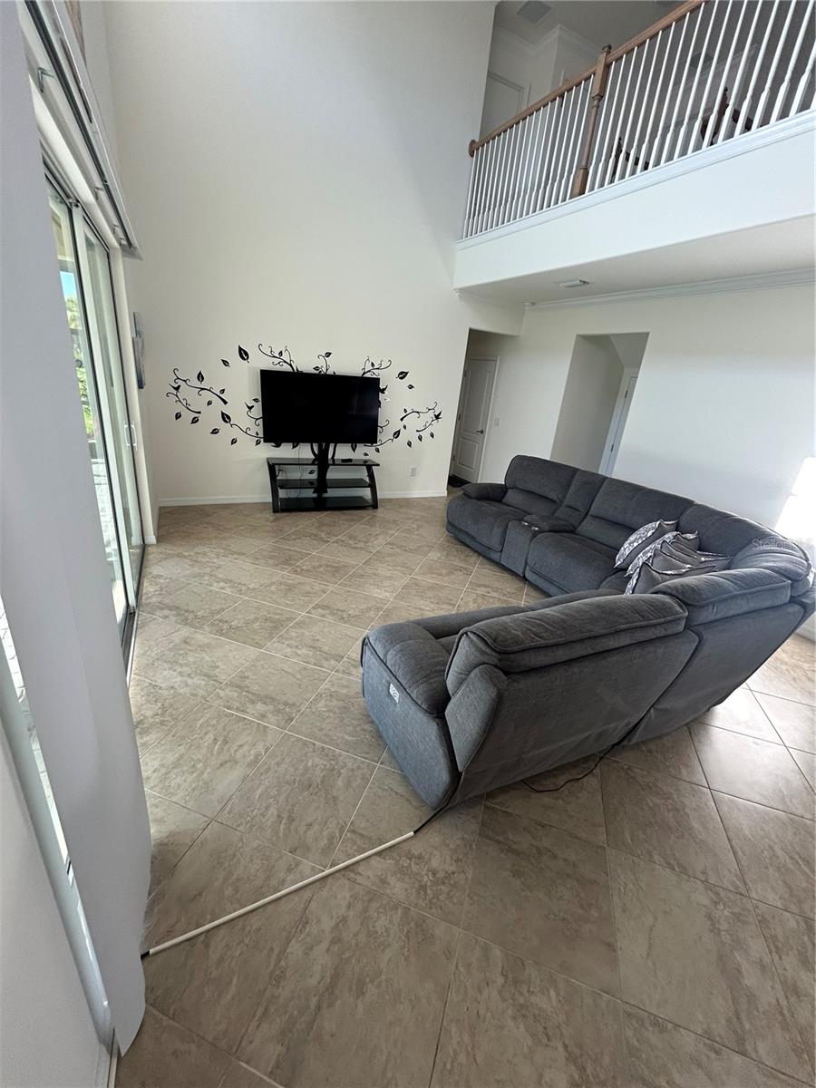 Image 14 of 32 For 43329 Treadway Drive