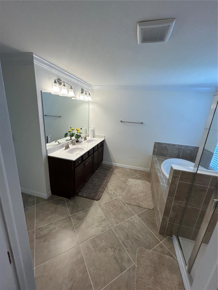 Image 23 of 32 For 43329 Treadway Drive