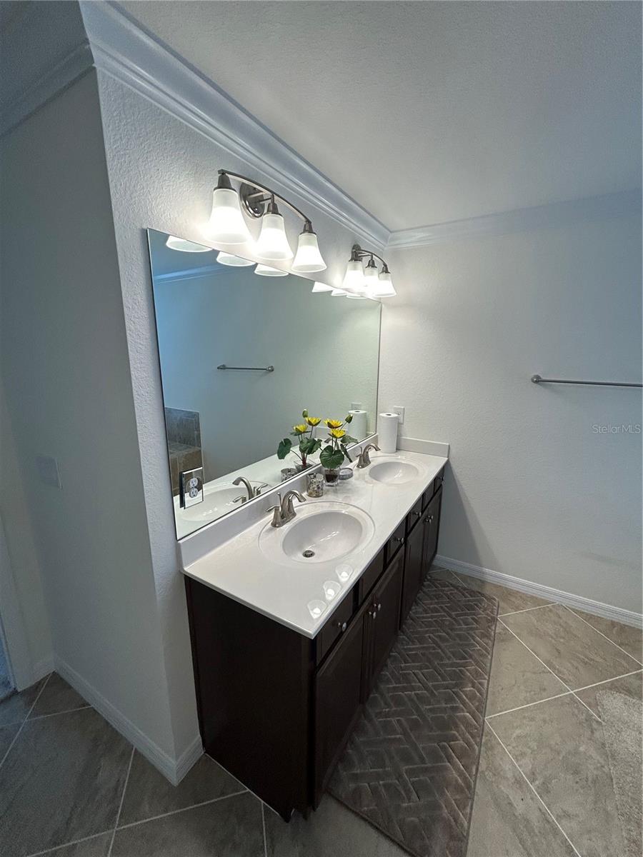 Image 24 of 32 For 43329 Treadway Drive