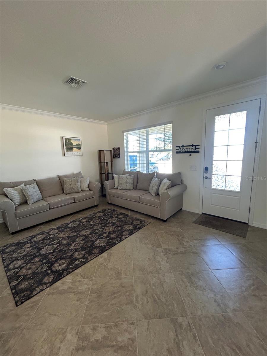 Image 4 of 32 For 43329 Treadway Drive