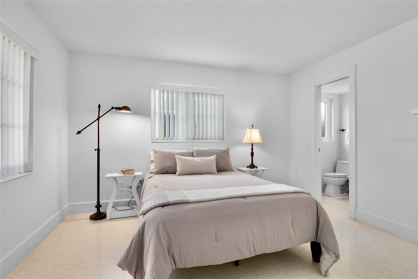 Image 20 of 47 For 1516 Oak Street