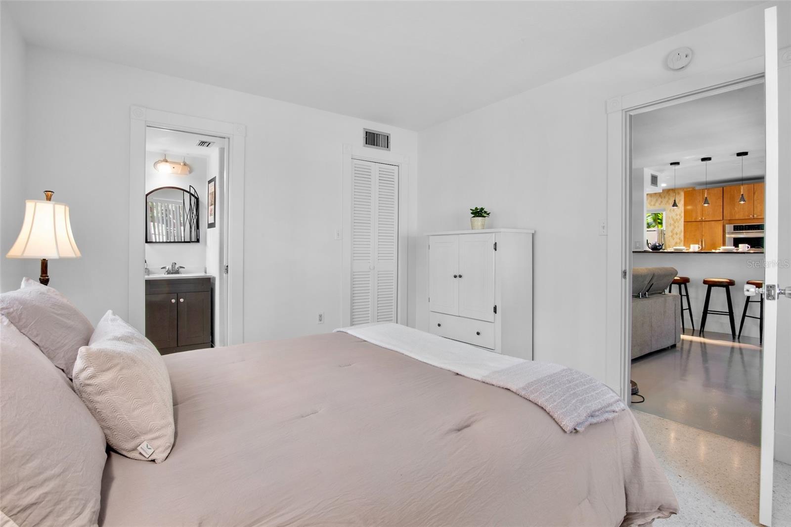 Image 21 of 47 For 1516 Oak Street