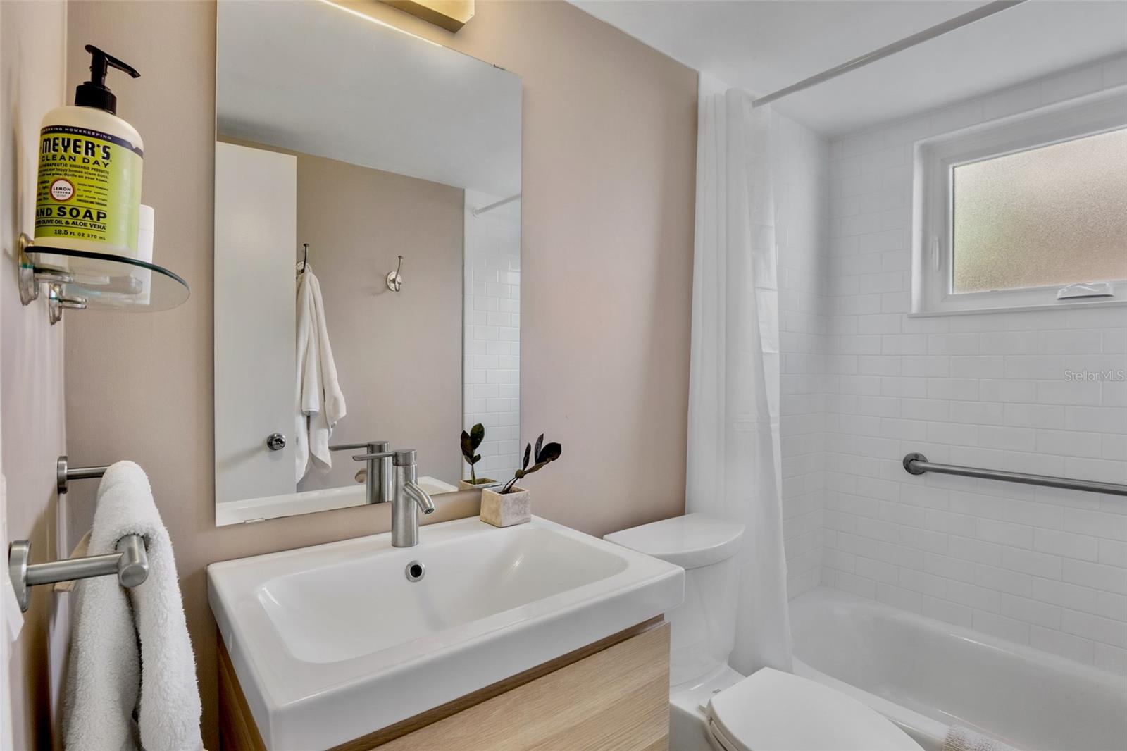 Image 24 of 47 For 1516 Oak Street