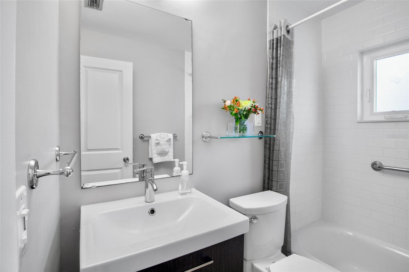 Image 32 of 47 For 1516 Oak Street