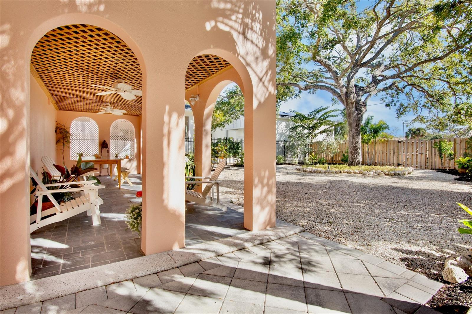 Image 4 of 47 For 1516 Oak Street