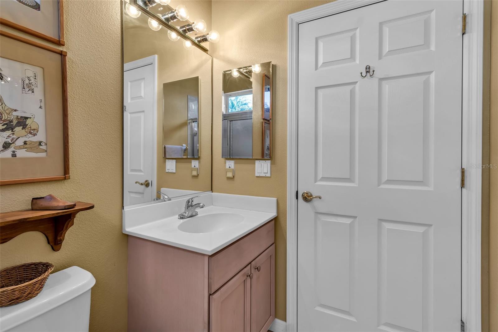 Image 32 of 54 For 7192 Rue De Palisades 12