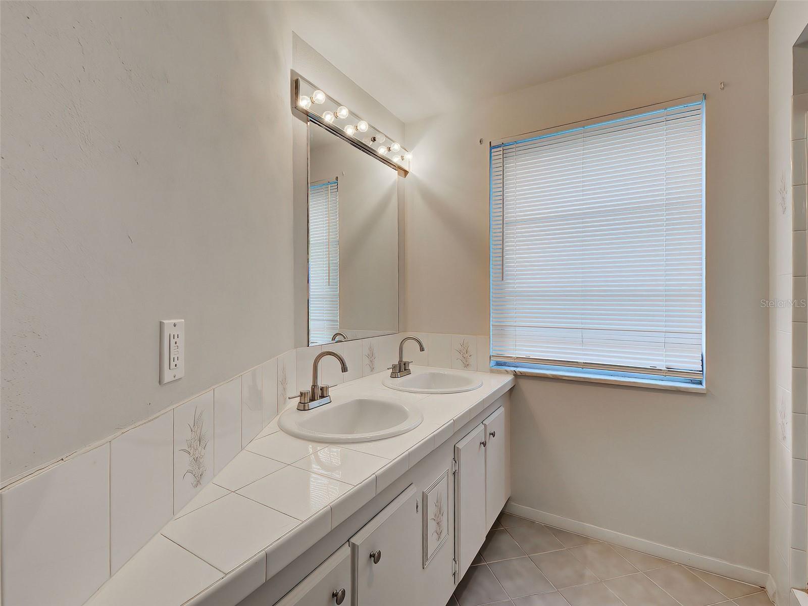 Image 48 of 55 For 3415 Harbor Boulevard