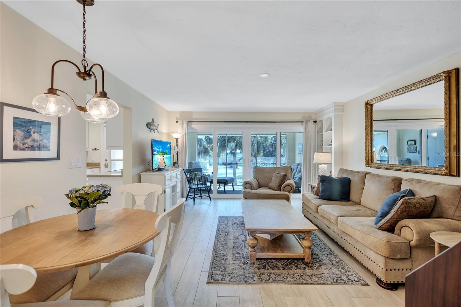 Image 10 of 36 For 137 Avenida Messina  3