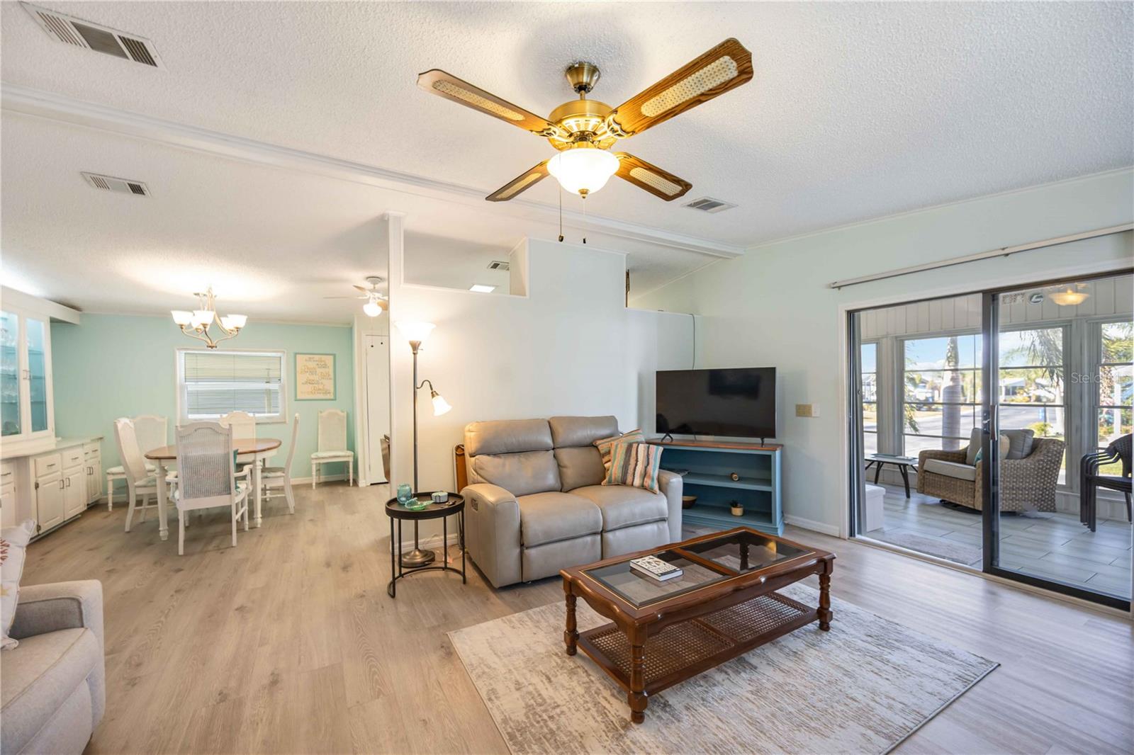 Image 10 of 39 For 15550 Burnt Store Road 22