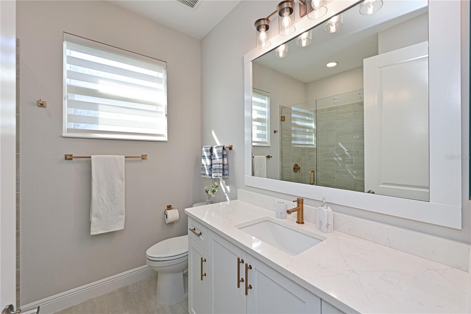 Image 17 of 50 For 8055 Slipway Drive