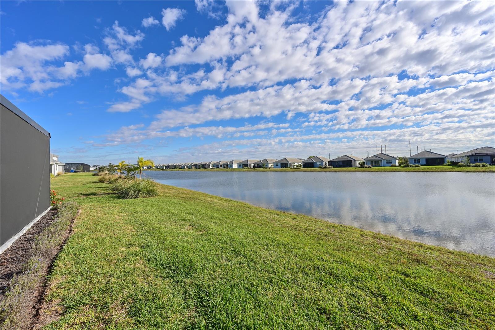 Image 25 of 50 For 8055 Slipway Drive