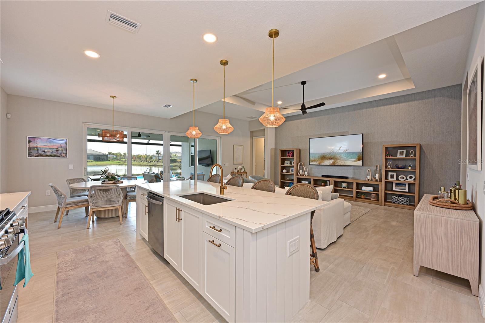 Image 9 of 50 For 8055 Slipway Drive