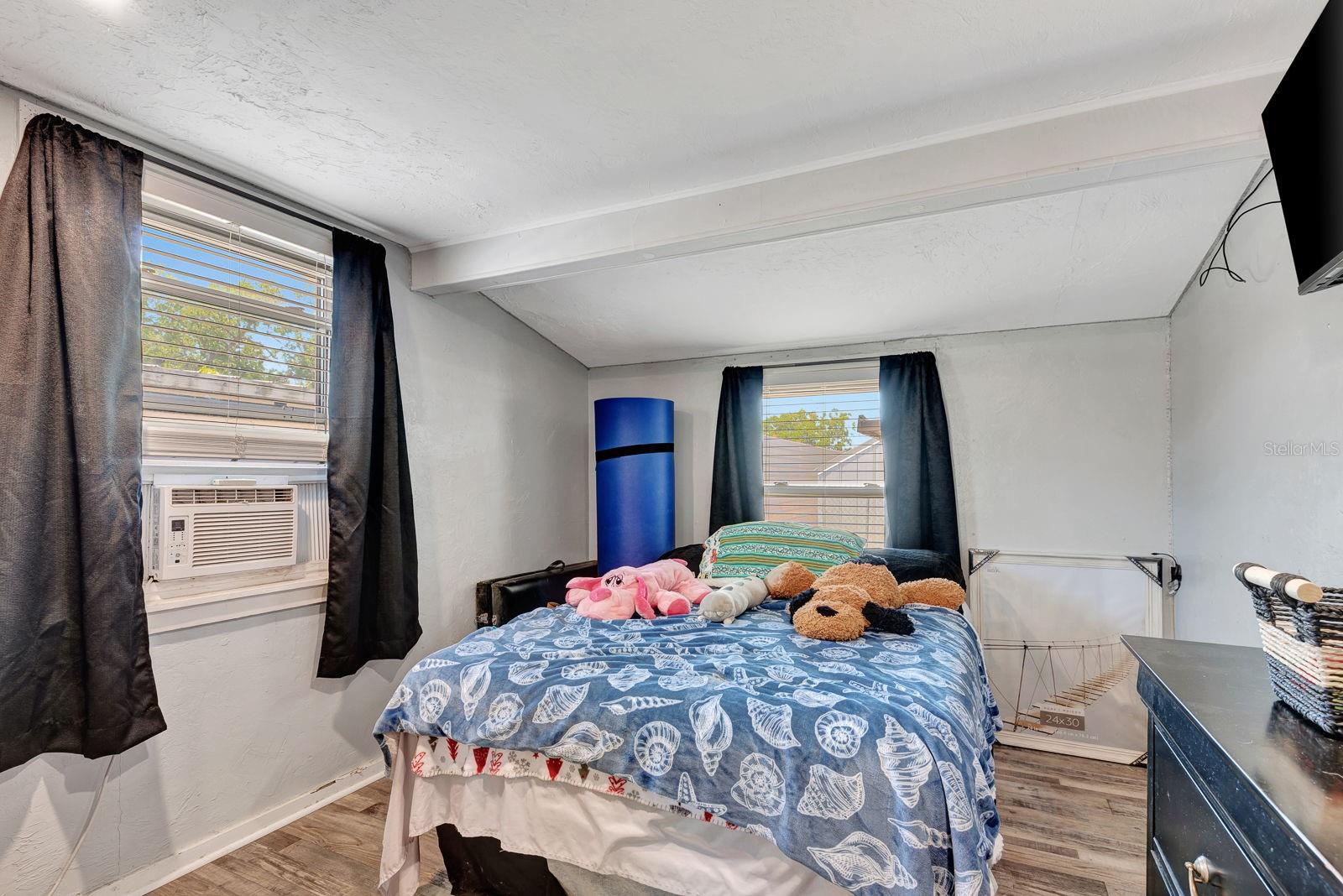 Image 21 of 34 For 997 28th Avenue Drive E