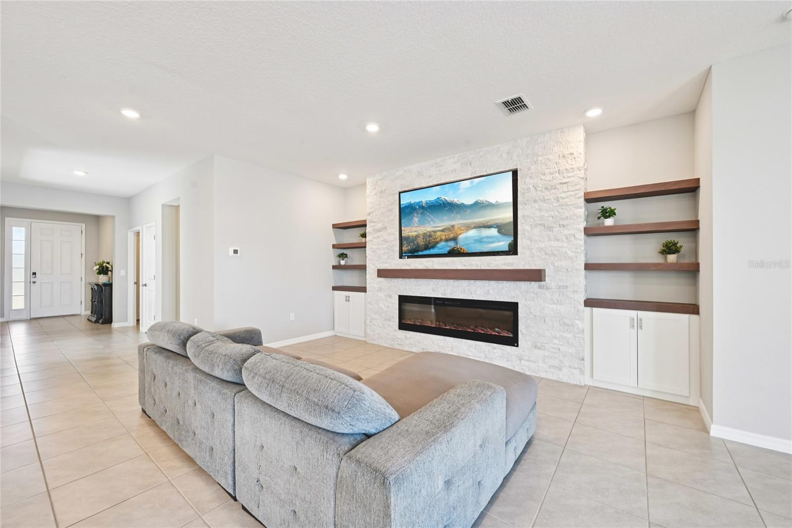 Image 13 of 58 For 10516 Chippewa Drive