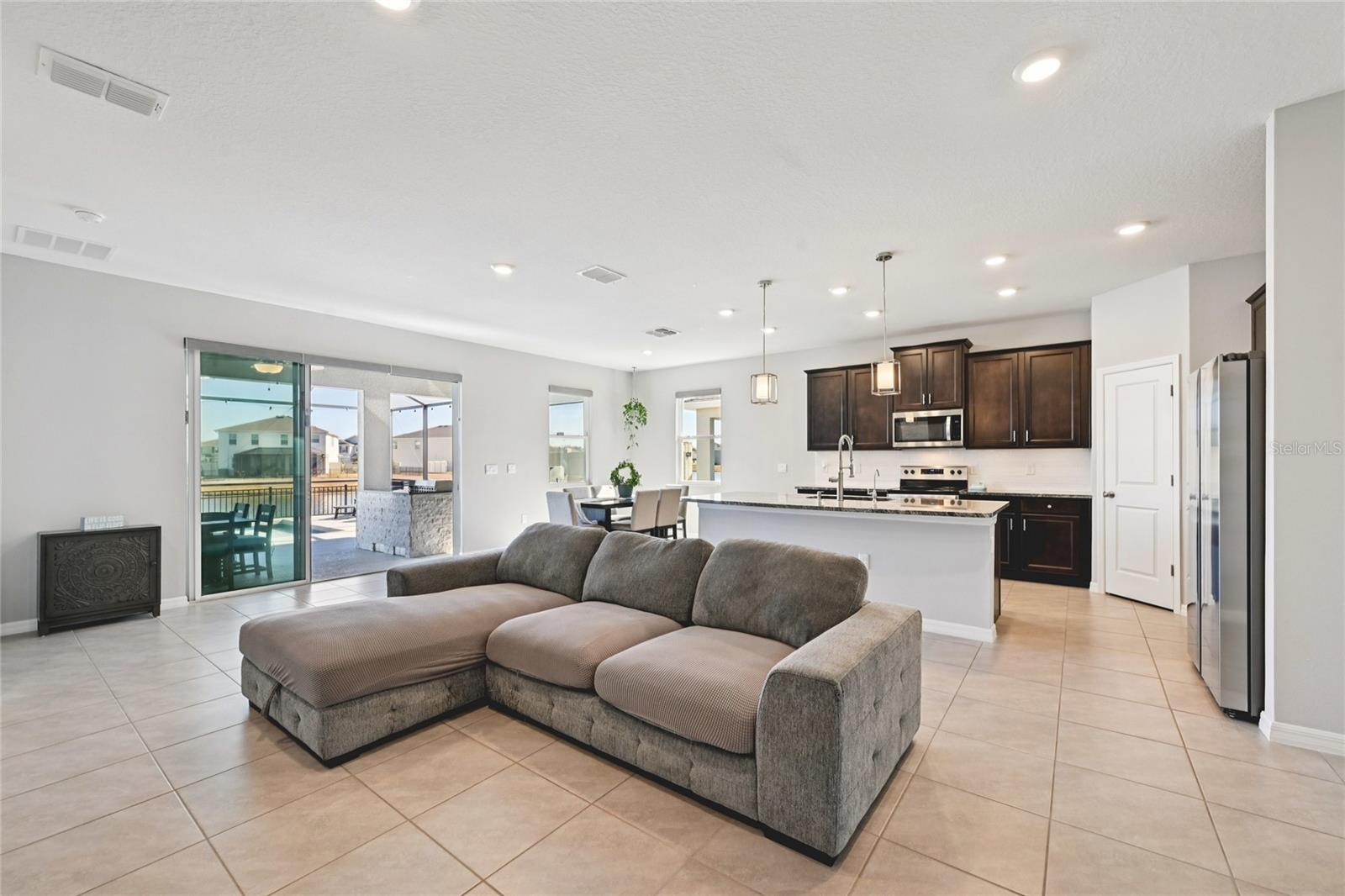 Image 14 of 58 For 10516 Chippewa Drive