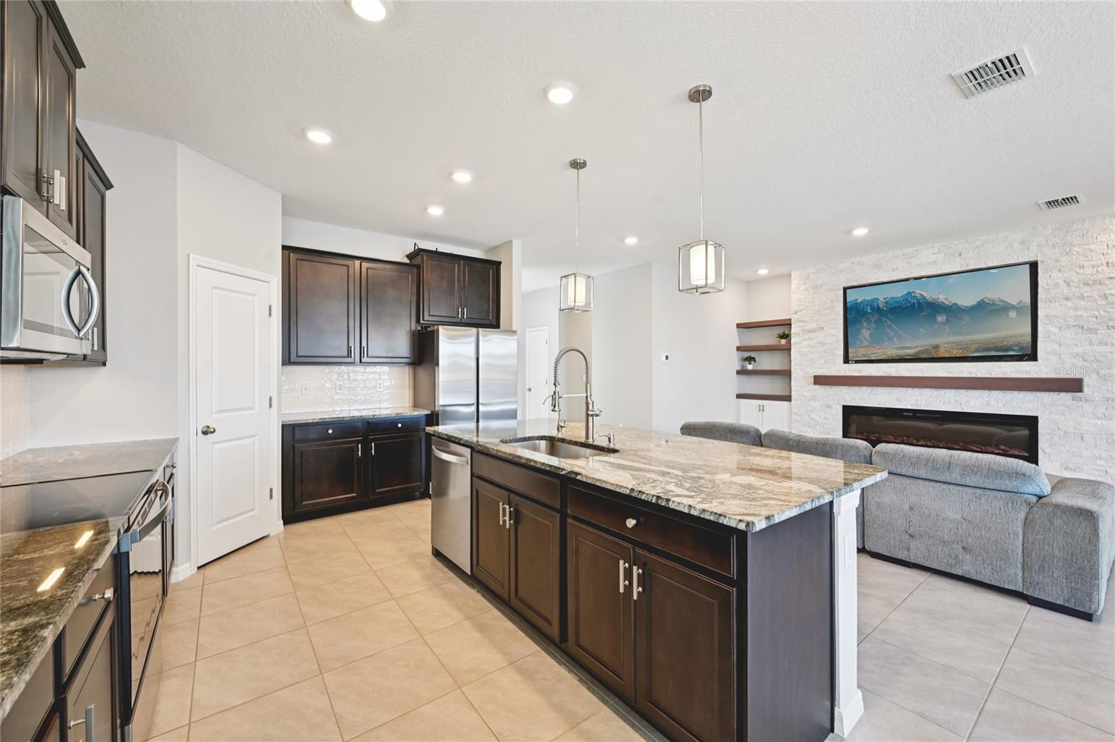 Image 21 of 58 For 10516 Chippewa Drive