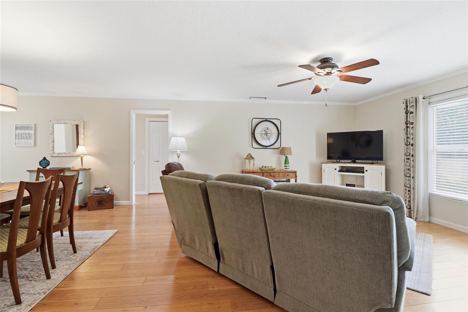 Image 6 of 31 For 3908 Oakhurst Boulevard 3185