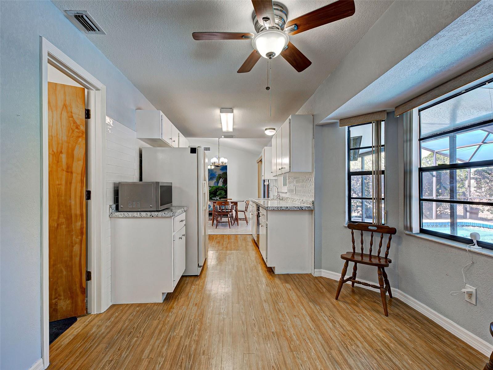 Image 14 of 49 For 8462 Norbert Avenue