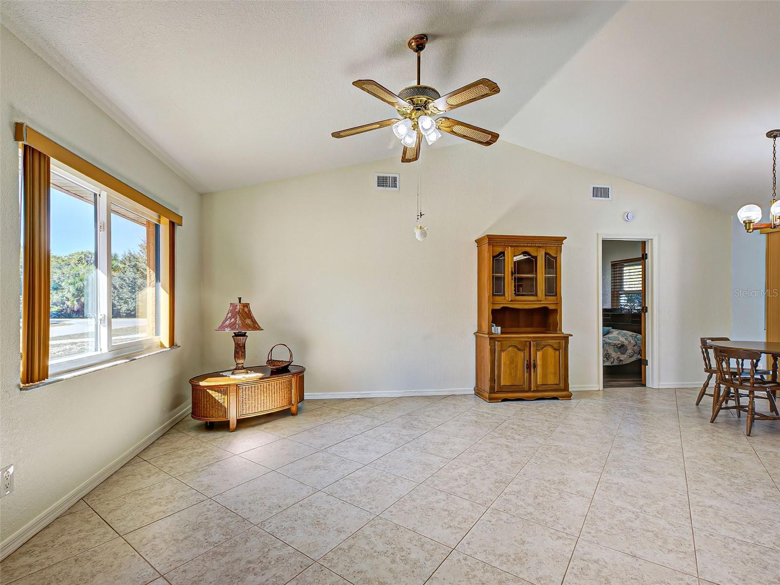 Image 4 of 49 For 8462 Norbert Avenue